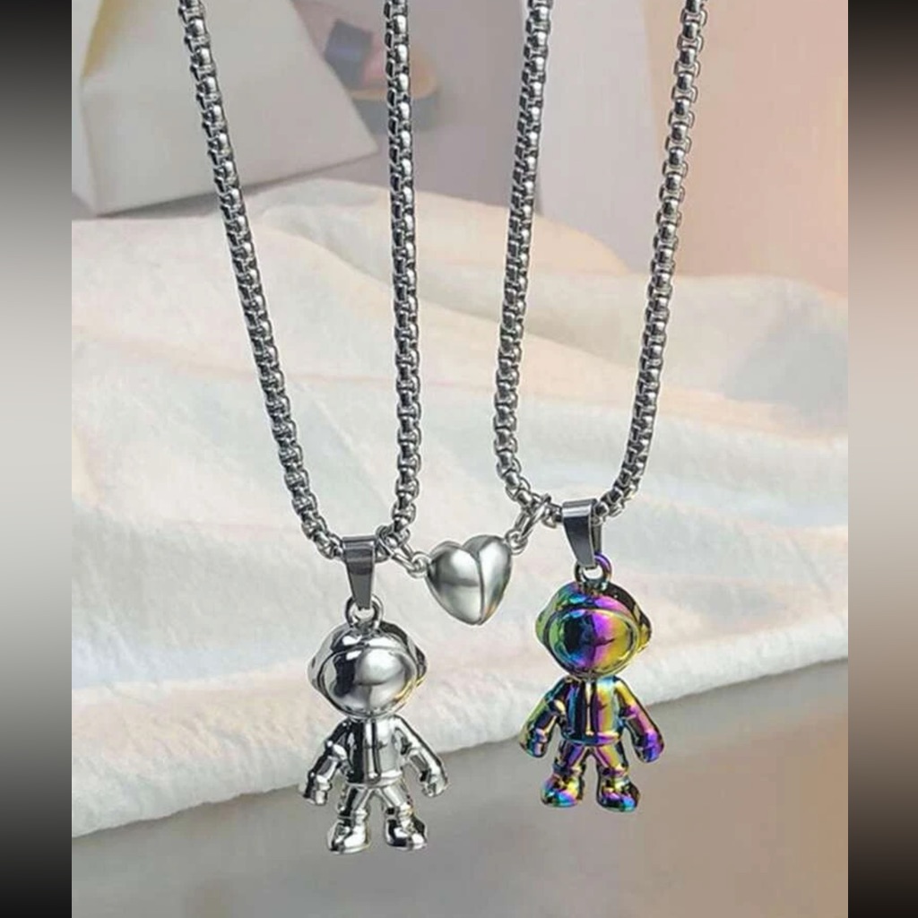 Awesome Mismatched Astronaut Magnetic Heart Couples Promise Necklaces